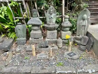 永泉寺の{uncategorized: "未分類", other: "その他", undefined: "問題あり", building: "その他建物", grave: "お墓", sacred_gate: "鳥居", guardian: "狛犬", statue: "像", buddha: "仏像", history: "歴史", nature: "自然", garden: "庭園", animal: "動物", pagoda: "塔", temizu: "手水舎", mountain_gate: "山門・神門", sanctuary: "本殿・本堂", subordinate: "末社・摂社", art: "芸術", scenery: "景色", jizo: "地蔵", ema: "絵馬", goshuin: "御朱印", omikuji: "おみくじ", items: "授与品その他", amulet: "お守り", goshuincho: "御朱印帳", eats: "食事", festival: "お祭り", votive_dance: "神楽", shichigosan: "七五三参", wedding: "結婚式", experience: "体験その他", initially: "初詣", around: "周辺", anti_infection: "感染症対策"}