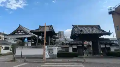 常光寺の{uncategorized: "未分類", other: "その他", undefined: "問題あり", building: "その他建物", grave: "お墓", sacred_gate: "鳥居", guardian: "狛犬", statue: "像", buddha: "仏像", history: "歴史", nature: "自然", garden: "庭園", animal: "動物", pagoda: "塔", temizu: "手水舎", mountain_gate: "山門・神門", sanctuary: "本殿・本堂", subordinate: "末社・摂社", art: "芸術", scenery: "景色", jizo: "地蔵", ema: "絵馬", goshuin: "御朱印", omikuji: "おみくじ", items: "授与品その他", amulet: "お守り", goshuincho: "御朱印帳", eats: "食事", festival: "お祭り", votive_dance: "神楽", shichigosan: "七五三参", wedding: "結婚式", experience: "体験その他", initially: "初詣", around: "周辺", anti_infection: "感染症対策"}