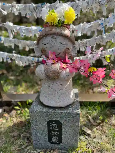 陽林寺の{uncategorized: "未分類", other: "その他", undefined: "問題あり", building: "その他建物", grave: "お墓", sacred_gate: "鳥居", guardian: "狛犬", statue: "像", buddha: "仏像", history: "歴史", nature: "自然", garden: "庭園", animal: "動物", pagoda: "塔", temizu: "手水舎", mountain_gate: "山門・神門", sanctuary: "本殿・本堂", subordinate: "末社・摂社", art: "芸術", scenery: "景色", jizo: "地蔵", ema: "絵馬", goshuin: "御朱印", omikuji: "おみくじ", items: "授与品その他", amulet: "お守り", goshuincho: "御朱印帳", eats: "食事", festival: "お祭り", votive_dance: "神楽", shichigosan: "七五三参", wedding: "結婚式", experience: "体験その他", initially: "初詣", around: "周辺", anti_infection: "感染症対策"}