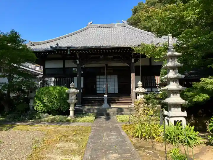 法華寺の本殿・本堂