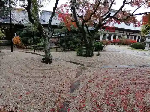 月山寺の庭園