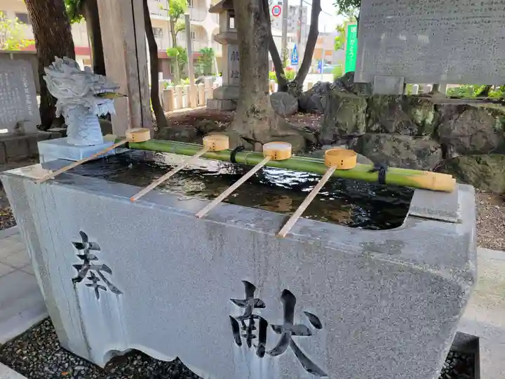 片山八幡神社の手水舎