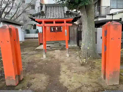 楢姫稲荷神社の{uncategorized: "未分類", other: "その他", undefined: "問題あり", building: "その他建物", grave: "お墓", sacred_gate: "鳥居", guardian: "狛犬", statue: "像", buddha: "仏像", history: "歴史", nature: "自然", garden: "庭園", animal: "動物", pagoda: "塔", temizu: "手水舎", mountain_gate: "山門・神門", sanctuary: "本殿・本堂", subordinate: "末社・摂社", art: "芸術", scenery: "景色", jizo: "地蔵", ema: "絵馬", goshuin: "御朱印", omikuji: "おみくじ", items: "授与品その他", amulet: "お守り", goshuincho: "御朱印帳", eats: "食事", festival: "お祭り", votive_dance: "神楽", shichigosan: "七五三参", wedding: "結婚式", experience: "体験その他", initially: "初詣", around: "周辺", anti_infection: "感染症対策"}