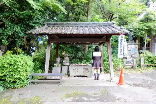 弥勒寺の手水舎