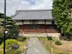 栄春寺の本殿