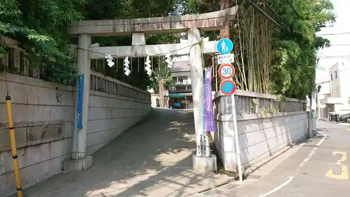 幡ケ谷氷川神社の鳥居