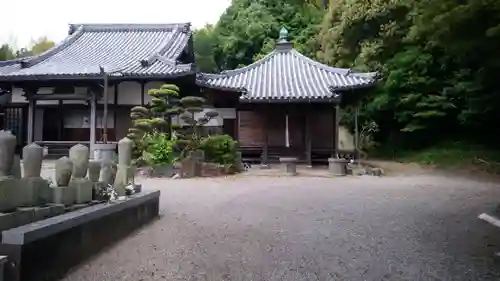 薬王寺の本殿・本堂
