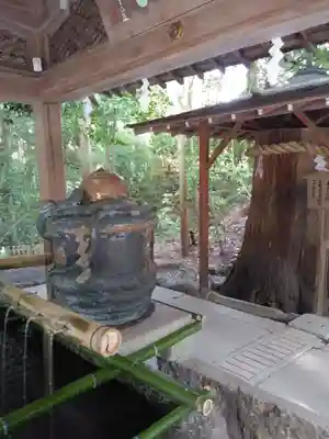 大神神社の手水舎