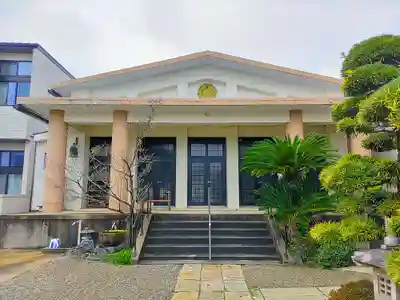 覚岸寺の本殿・本堂