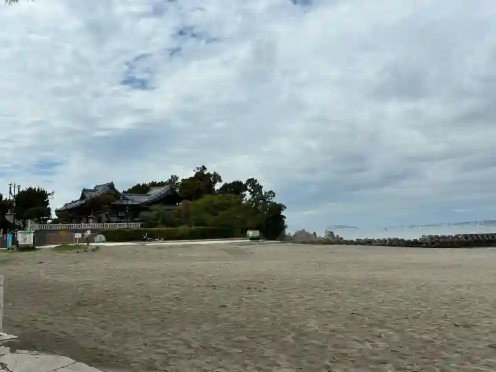 森戸大明神(森戸神社)の{uncategorized: "未分類", other: "その他", undefined: "問題あり", building: "その他建物", grave: "お墓", sacred_gate: "鳥居", guardian: "狛犬", statue: "像", buddha: "仏像", history: "歴史", nature: "自然", garden: "庭園", animal: "動物", pagoda: "塔", temizu: "手水舎", mountain_gate: "山門・神門", sanctuary: "本殿・本堂", subordinate: "末社・摂社", art: "芸術", scenery: "景色", jizo: "地蔵", ema: "絵馬", goshuin: "御朱印", omikuji: "おみくじ", items: "授与品その他", amulet: "お守り", goshuincho: "御朱印帳", eats: "食事", festival: "お祭り", votive_dance: "神楽", shichigosan: "七五三参", wedding: "結婚式", experience: "体験その他", initially: "初詣", around: "周辺", anti_infection: "感染症対策"}