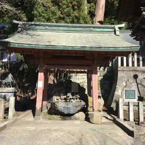 小国両神社の手水舎