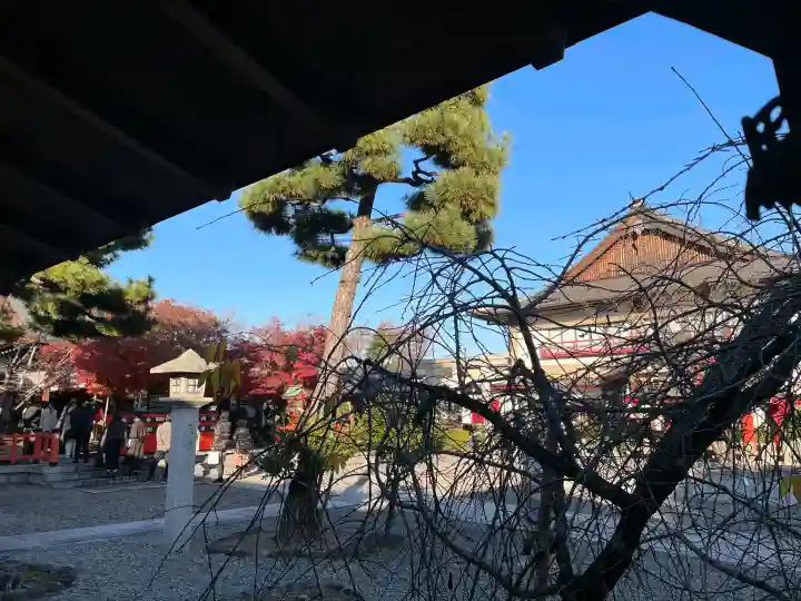 車折神社の{uncategorized: "未分類", other: "その他", undefined: "問題あり", building: "その他建物", grave: "お墓", sacred_gate: "鳥居", guardian: "狛犬", statue: "像", buddha: "仏像", history: "歴史", nature: "自然", garden: "庭園", animal: "動物", pagoda: "塔", temizu: "手水舎", mountain_gate: "山門・神門", sanctuary: "本殿・本堂", subordinate: "末社・摂社", art: "芸術", scenery: "景色", jizo: "地蔵", ema: "絵馬", goshuin: "御朱印", omikuji: "おみくじ", items: "授与品その他", amulet: "お守り", goshuincho: "御朱印帳", eats: "食事", festival: "お祭り", votive_dance: "神楽", shichigosan: "七五三参", wedding: "結婚式", experience: "体験その他", initially: "初詣", around: "周辺", anti_infection: "感染症対策"}