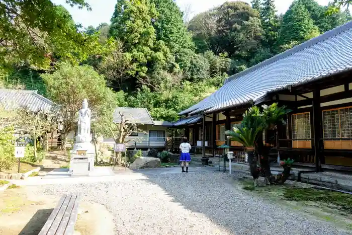 本光寺の本殿