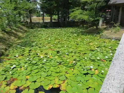 穂見諏訪十五所神社の庭園