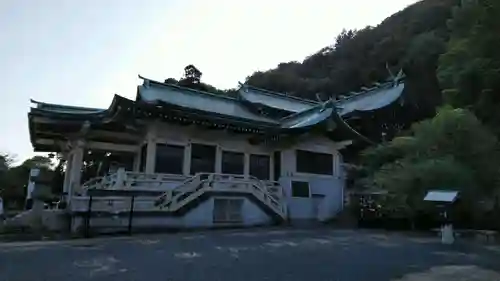 沼名前神社の本殿