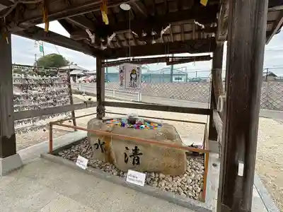 金井神社の手水舎