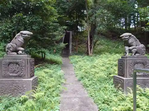 八所神社の狛犬