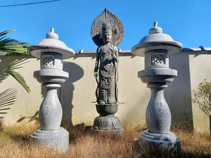 雲竜寺の{uncategorized: "未分類", other: "その他", undefined: "問題あり", building: "その他建物", grave: "お墓", sacred_gate: "鳥居", guardian: "狛犬", statue: "像", buddha: "仏像", history: "歴史", nature: "自然", garden: "庭園", animal: "動物", pagoda: "塔", temizu: "手水舎", mountain_gate: "山門・神門", sanctuary: "本殿・本堂", subordinate: "末社・摂社", art: "芸術", scenery: "景色", jizo: "地蔵", ema: "絵馬", goshuin: "御朱印", omikuji: "おみくじ", items: "授与品その他", amulet: "お守り", goshuincho: "御朱印帳", eats: "食事", festival: "お祭り", votive_dance: "神楽", shichigosan: "七五三参", wedding: "結婚式", experience: "体験その他", initially: "初詣", around: "周辺", anti_infection: "感染症対策"}