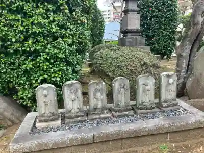 慈眼寺の{uncategorized: "未分類", other: "その他", undefined: "問題あり", building: "その他建物", grave: "お墓", sacred_gate: "鳥居", guardian: "狛犬", statue: "像", buddha: "仏像", history: "歴史", nature: "自然", garden: "庭園", animal: "動物", pagoda: "塔", temizu: "手水舎", mountain_gate: "山門・神門", sanctuary: "本殿・本堂", subordinate: "末社・摂社", art: "芸術", scenery: "景色", jizo: "地蔵", ema: "絵馬", goshuin: "御朱印", omikuji: "おみくじ", items: "授与品その他", amulet: "お守り", goshuincho: "御朱印帳", eats: "食事", festival: "お祭り", votive_dance: "神楽", shichigosan: "七五三参", wedding: "結婚式", experience: "体験その他", initially: "初詣", around: "周辺", anti_infection: "感染症対策"}