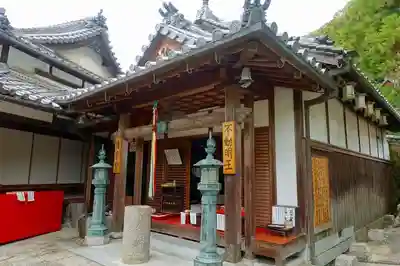 長弓寺の本殿・本堂