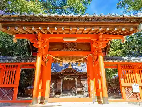 大岡白山神社の山門