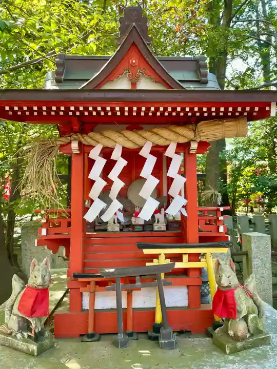 東伏見稲荷神社の{uncategorized: "未分類", other: "その他", undefined: "問題あり", building: "その他建物", grave: "お墓", sacred_gate: "鳥居", guardian: "狛犬", statue: "像", buddha: "仏像", history: "歴史", nature: "自然", garden: "庭園", animal: "動物", pagoda: "塔", temizu: "手水舎", mountain_gate: "山門・神門", sanctuary: "本殿・本堂", subordinate: "末社・摂社", art: "芸術", scenery: "景色", jizo: "地蔵", ema: "絵馬", goshuin: "御朱印", omikuji: "おみくじ", items: "授与品その他", amulet: "お守り", goshuincho: "御朱印帳", eats: "食事", festival: "お祭り", votive_dance: "神楽", shichigosan: "七五三参", wedding: "結婚式", experience: "体験その他", initially: "初詣", around: "周辺", anti_infection: "感染症対策"}