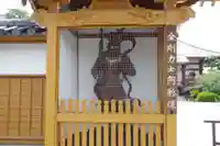 引接寺の像