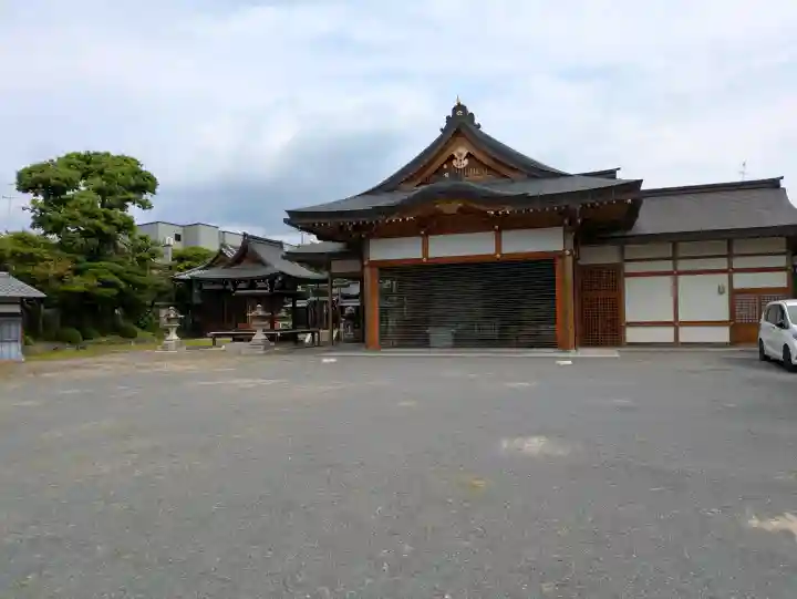 北野神社御旅所・神輿岡神社(北野天満宮境外末社)の{uncategorized: "未分類", other: "その他", undefined: "問題あり", building: "その他建物", grave: "お墓", sacred_gate: "鳥居", guardian: "狛犬", statue: "像", buddha: "仏像", history: "歴史", nature: "自然", garden: "庭園", animal: "動物", pagoda: "塔", temizu: "手水舎", mountain_gate: "山門・神門", sanctuary: "本殿・本堂", subordinate: "末社・摂社", art: "芸術", scenery: "景色", jizo: "地蔵", ema: "絵馬", goshuin: "御朱印", omikuji: "おみくじ", items: "授与品その他", amulet: "お守り", goshuincho: "御朱印帳", eats: "食事", festival: "お祭り", votive_dance: "神楽", shichigosan: "七五三参", wedding: "結婚式", experience: "体験その他", initially: "初詣", around: "周辺", anti_infection: "感染症対策"}