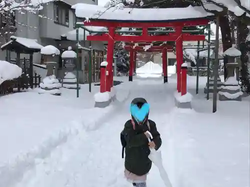 沖館稲荷神社の鳥居