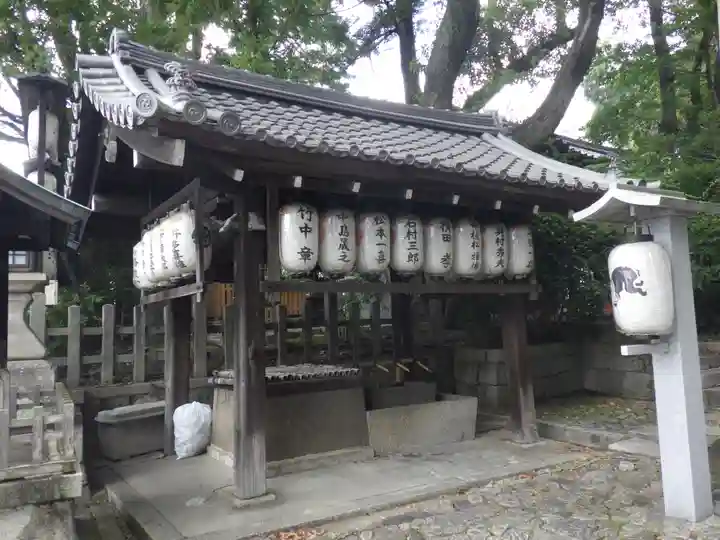岡崎神社の手水舎