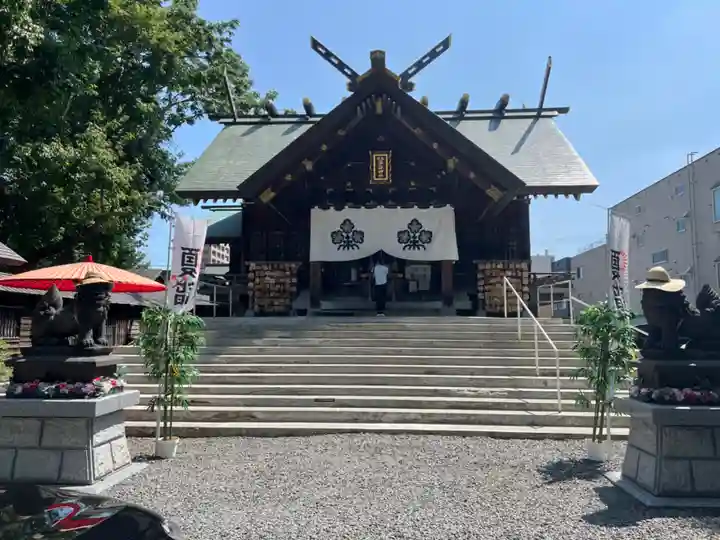 札幌諏訪神社の本殿・本堂