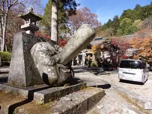 古峯神社の像