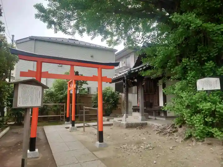 稼穡稲荷社の{uncategorized: "未分類", other: "その他", undefined: "問題あり", building: "その他建物", grave: "お墓", sacred_gate: "鳥居", guardian: "狛犬", statue: "像", buddha: "仏像", history: "歴史", nature: "自然", garden: "庭園", animal: "動物", pagoda: "塔", temizu: "手水舎", mountain_gate: "山門・神門", sanctuary: "本殿・本堂", subordinate: "末社・摂社", art: "芸術", scenery: "景色", jizo: "地蔵", ema: "絵馬", goshuin: "御朱印", omikuji: "おみくじ", items: "授与品その他", amulet: "お守り", goshuincho: "御朱印帳", eats: "食事", festival: "お祭り", votive_dance: "神楽", shichigosan: "七五三参", wedding: "結婚式", experience: "体験その他", initially: "初詣", around: "周辺", anti_infection: "感染症対策"}