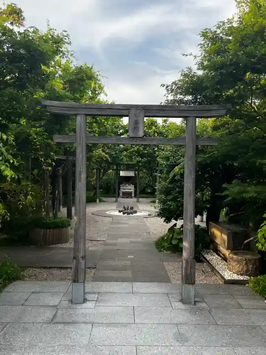 鉄道神社の{uncategorized: "未分類", other: "その他", undefined: "問題あり", building: "その他建物", grave: "お墓", sacred_gate: "鳥居", guardian: "狛犬", statue: "像", buddha: "仏像", history: "歴史", nature: "自然", garden: "庭園", animal: "動物", pagoda: "塔", temizu: "手水舎", mountain_gate: "山門・神門", sanctuary: "本殿・本堂", subordinate: "末社・摂社", art: "芸術", scenery: "景色", jizo: "地蔵", ema: "絵馬", goshuin: "御朱印", omikuji: "おみくじ", items: "授与品その他", amulet: "お守り", goshuincho: "御朱印帳", eats: "食事", festival: "お祭り", votive_dance: "神楽", shichigosan: "七五三参", wedding: "結婚式", experience: "体験その他", initially: "初詣", around: "周辺", anti_infection: "感染症対策"}