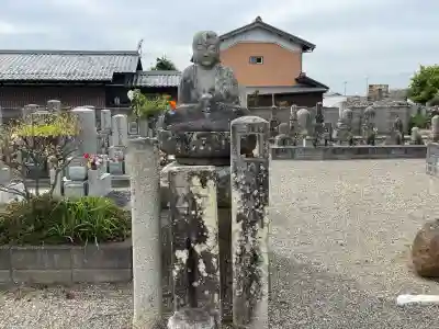 法雲寺の{uncategorized: "未分類", other: "その他", undefined: "問題あり", building: "その他建物", grave: "お墓", sacred_gate: "鳥居", guardian: "狛犬", statue: "像", buddha: "仏像", history: "歴史", nature: "自然", garden: "庭園", animal: "動物", pagoda: "塔", temizu: "手水舎", mountain_gate: "山門・神門", sanctuary: "本殿・本堂", subordinate: "末社・摂社", art: "芸術", scenery: "景色", jizo: "地蔵", ema: "絵馬", goshuin: "御朱印", omikuji: "おみくじ", items: "授与品その他", amulet: "お守り", goshuincho: "御朱印帳", eats: "食事", festival: "お祭り", votive_dance: "神楽", shichigosan: "七五三参", wedding: "結婚式", experience: "体験その他", initially: "初詣", around: "周辺", anti_infection: "感染症対策"}
