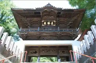 布施弁天 東海寺の山門・神門