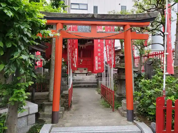 装束稲荷神社(王子稲荷神社境外摂社)の鳥居
