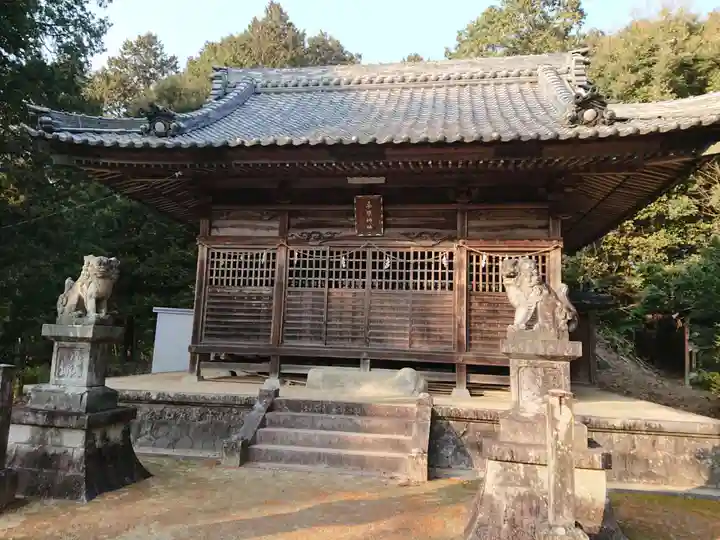 桑原神社の本殿・本堂