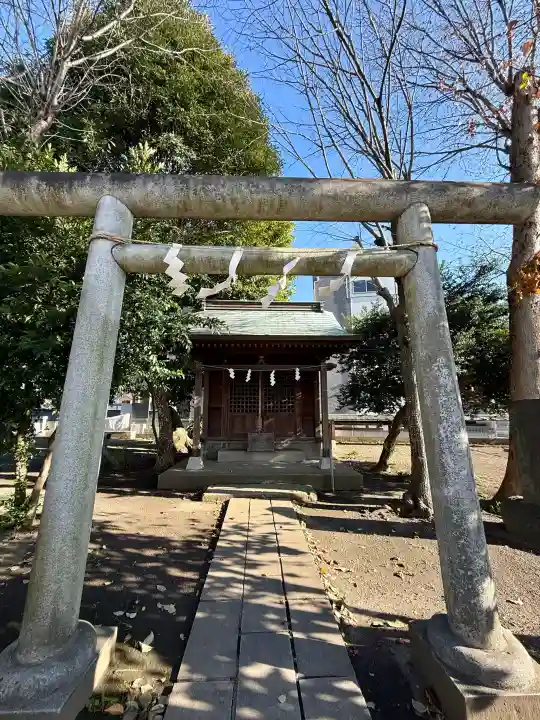 三王三柱神社の{uncategorized: "未分類", other: "その他", undefined: "問題あり", building: "その他建物", grave: "お墓", sacred_gate: "鳥居", guardian: "狛犬", statue: "像", buddha: "仏像", history: "歴史", nature: "自然", garden: "庭園", animal: "動物", pagoda: "塔", temizu: "手水舎", mountain_gate: "山門・神門", sanctuary: "本殿・本堂", subordinate: "末社・摂社", art: "芸術", scenery: "景色", jizo: "地蔵", ema: "絵馬", goshuin: "御朱印", omikuji: "おみくじ", items: "授与品その他", amulet: "お守り", goshuincho: "御朱印帳", eats: "食事", festival: "お祭り", votive_dance: "神楽", shichigosan: "七五三参", wedding: "結婚式", experience: "体験その他", initially: "初詣", around: "周辺", anti_infection: "感染症対策"}