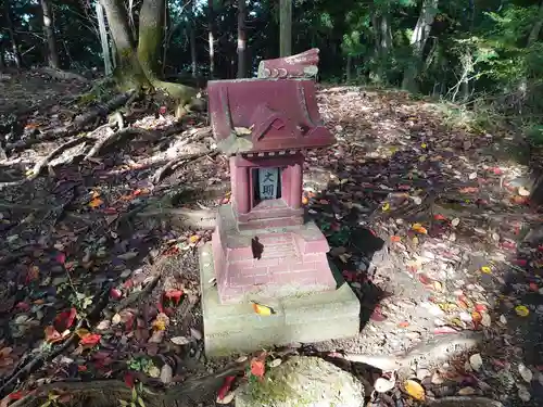 大明神山の祠の本殿・本堂