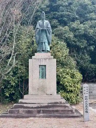 京都乃木神社の{uncategorized: "未分類", other: "その他", undefined: "問題あり", building: "その他建物", grave: "お墓", sacred_gate: "鳥居", guardian: "狛犬", statue: "像", buddha: "仏像", history: "歴史", nature: "自然", garden: "庭園", animal: "動物", pagoda: "塔", temizu: "手水舎", mountain_gate: "山門・神門", sanctuary: "本殿・本堂", subordinate: "末社・摂社", art: "芸術", scenery: "景色", jizo: "地蔵", ema: "絵馬", goshuin: "御朱印", omikuji: "おみくじ", items: "授与品その他", amulet: "お守り", goshuincho: "御朱印帳", eats: "食事", festival: "お祭り", votive_dance: "神楽", shichigosan: "七五三参", wedding: "結婚式", experience: "体験その他", initially: "初詣", around: "周辺", anti_infection: "感染症対策"}