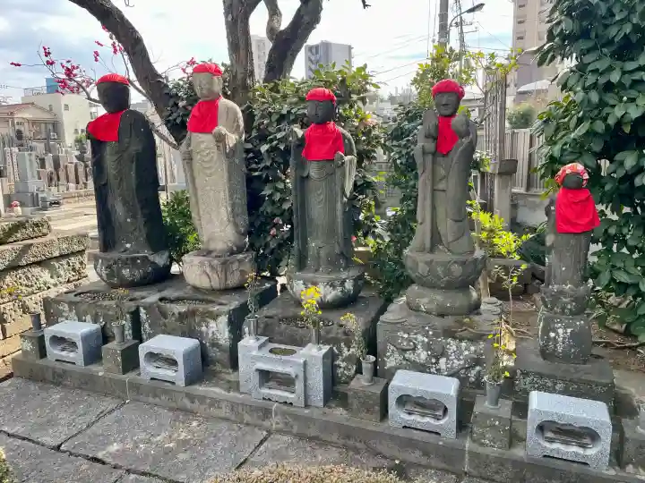 城官寺の{uncategorized: "未分類", other: "その他", undefined: "問題あり", building: "その他建物", grave: "お墓", sacred_gate: "鳥居", guardian: "狛犬", statue: "像", buddha: "仏像", history: "歴史", nature: "自然", garden: "庭園", animal: "動物", pagoda: "塔", temizu: "手水舎", mountain_gate: "山門・神門", sanctuary: "本殿・本堂", subordinate: "末社・摂社", art: "芸術", scenery: "景色", jizo: "地蔵", ema: "絵馬", goshuin: "御朱印", omikuji: "おみくじ", items: "授与品その他", amulet: "お守り", goshuincho: "御朱印帳", eats: "食事", festival: "お祭り", votive_dance: "神楽", shichigosan: "七五三参", wedding: "結婚式", experience: "体験その他", initially: "初詣", around: "周辺", anti_infection: "感染症対策"}