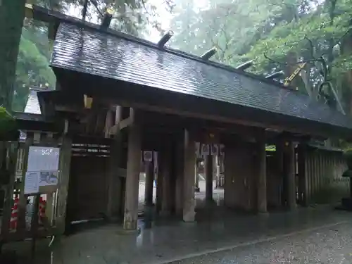 天岩戸神社の山門・神門