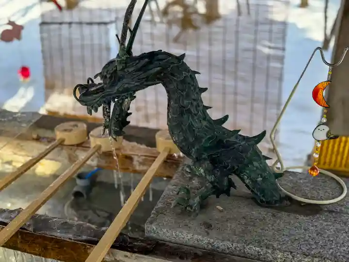 彌彦神社 (伊夜日子神社)の手水舎