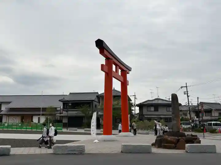 賀茂別雷神社(上賀茂神社)の{uncategorized: "未分類", other: "その他", undefined: "問題あり", building: "その他建物", grave: "お墓", sacred_gate: "鳥居", guardian: "狛犬", statue: "像", buddha: "仏像", history: "歴史", nature: "自然", garden: "庭園", animal: "動物", pagoda: "塔", temizu: "手水舎", mountain_gate: "山門・神門", sanctuary: "本殿・本堂", subordinate: "末社・摂社", art: "芸術", scenery: "景色", jizo: "地蔵", ema: "絵馬", goshuin: "御朱印", omikuji: "おみくじ", items: "授与品その他", amulet: "お守り", goshuincho: "御朱印帳", eats: "食事", festival: "お祭り", votive_dance: "神楽", shichigosan: "七五三参", wedding: "結婚式", experience: "体験その他", initially: "初詣", around: "周辺", anti_infection: "感染症対策"}