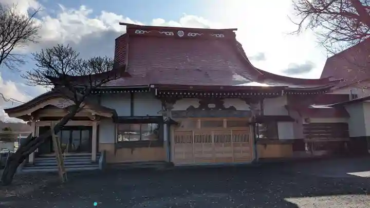 竜渕寺の本殿・本堂