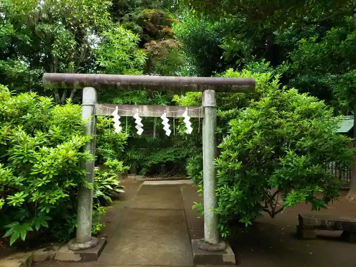 鳩森八幡神社の鳥居