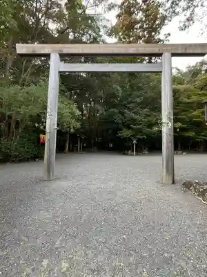 伊雜宮（皇大神宮別宮）の{uncategorized: "未分類", other: "その他", undefined: "問題あり", building: "その他建物", grave: "お墓", sacred_gate: "鳥居", guardian: "狛犬", statue: "像", buddha: "仏像", history: "歴史", nature: "自然", garden: "庭園", animal: "動物", pagoda: "塔", temizu: "手水舎", mountain_gate: "山門・神門", sanctuary: "本殿・本堂", subordinate: "末社・摂社", art: "芸術", scenery: "景色", jizo: "地蔵", ema: "絵馬", goshuin: "御朱印", omikuji: "おみくじ", items: "授与品その他", amulet: "お守り", goshuincho: "御朱印帳", eats: "食事", festival: "お祭り", votive_dance: "神楽", shichigosan: "七五三参", wedding: "結婚式", experience: "体験その他", initially: "初詣", around: "周辺", anti_infection: "感染症対策"}