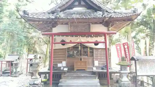 久遠寺の本殿