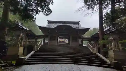 彌彦神社の山門・神門